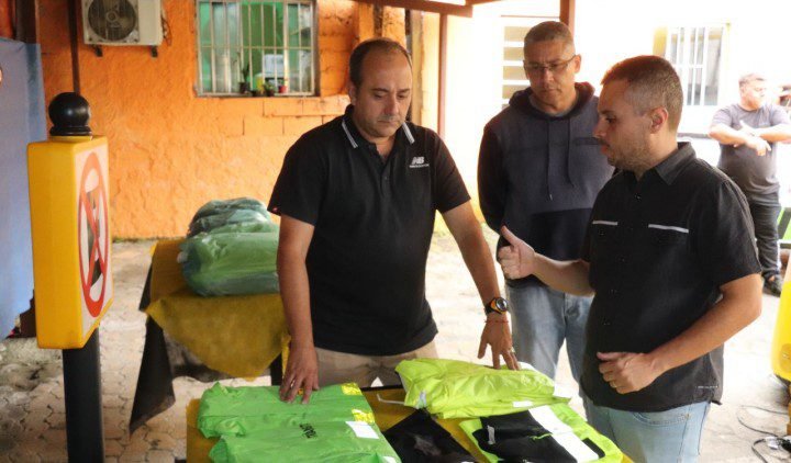 46c33b4f d964 42b3 bc0e 6d9ec35ec758