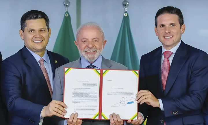 Lula PEC da Seguranca 23042025