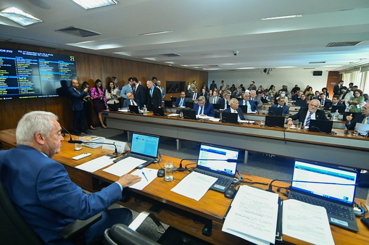 ccj do senado pec da reeleicao 21052025