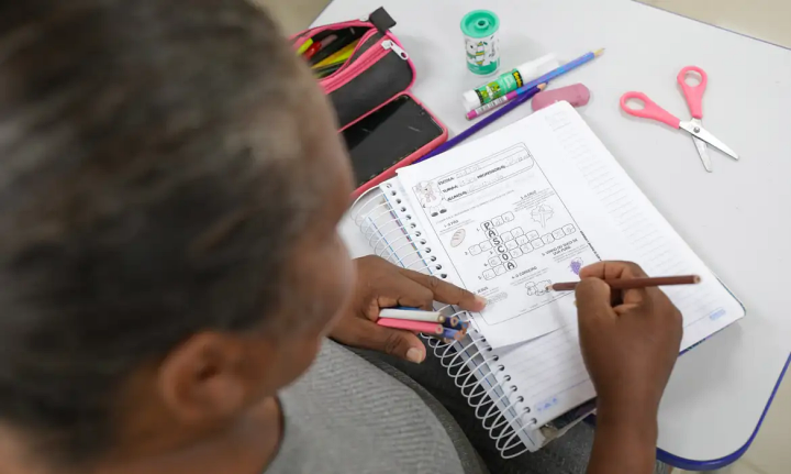 escola 05052025