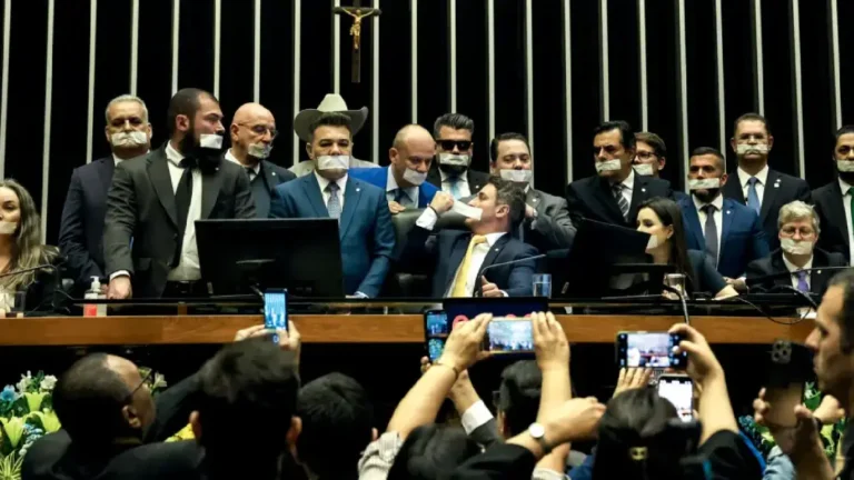 Amotinados 19092025