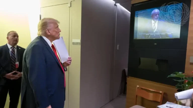 Trump assistindo discurso de Lula 23092025