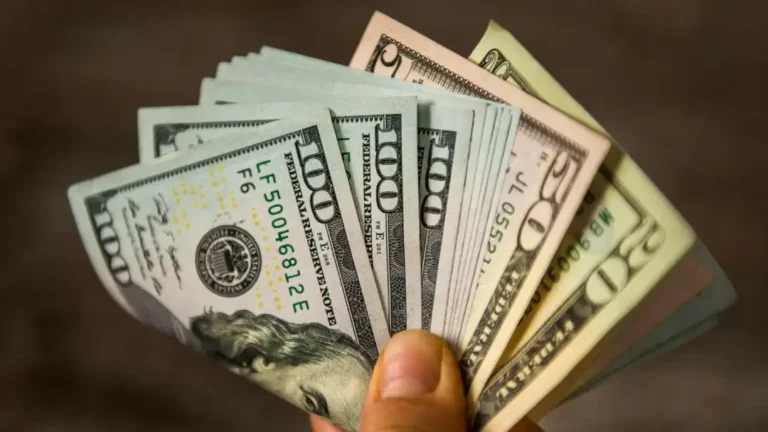 queda do dolar 12092025