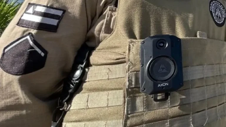 Camera corporal 08102025