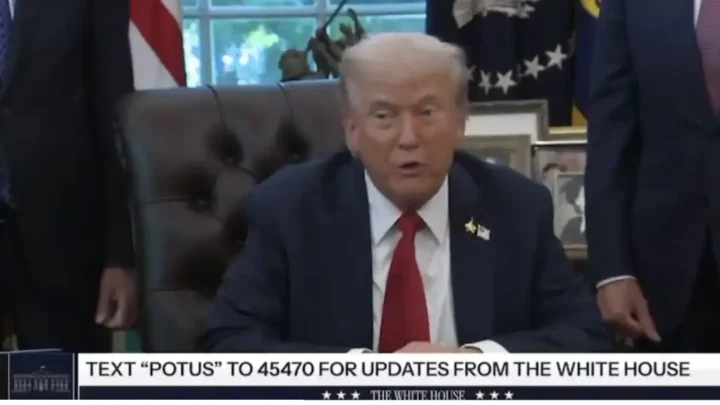 Trump no salao oval 06102025