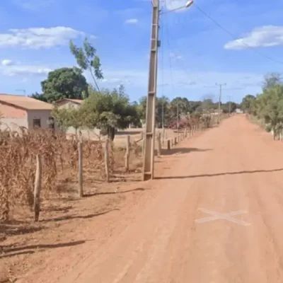 Obra paralisada em Baianópolis 0902026
