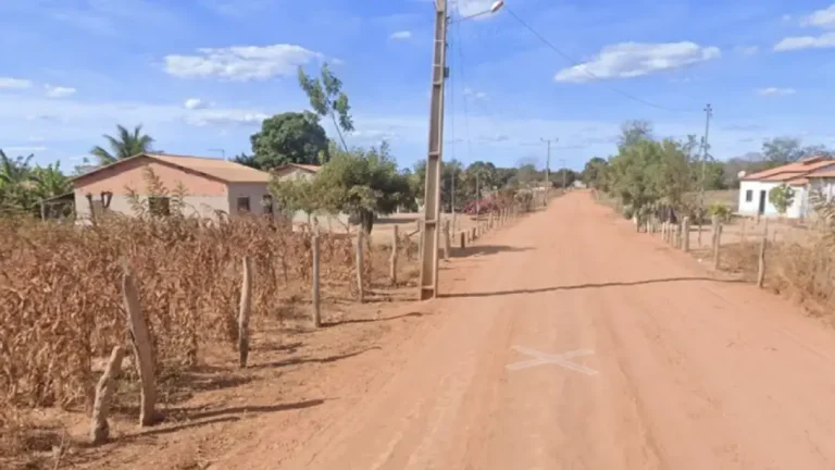 Obra paralisada em Baianopolis 0902026