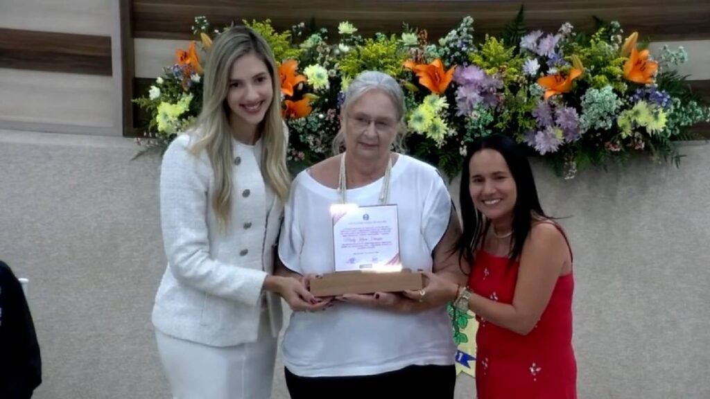 A catarinense Marly Klann Franque, 71 anos, homenageada pelo vereador Rider Castro 11032026 A catarinense Marly Klann Franque, 71 anos, homenageada pelo vereador Rider Castro 11032026