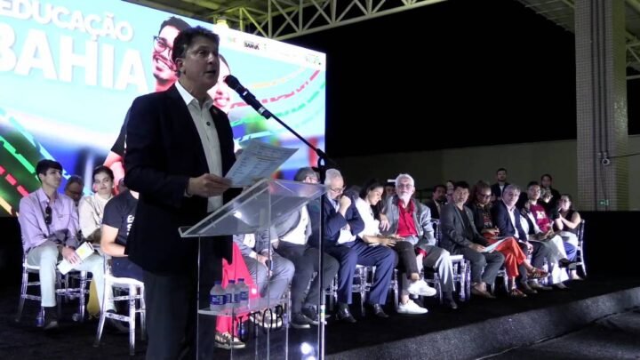 Ministro da Educação Camilo Santana durante anuncios de investimentos na UFOB 18032026
