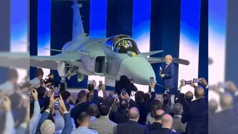 Presidente Lula participa de apresentação do primeiro caça Gripen feito no Brasil. Foto Amanda Rocha g1