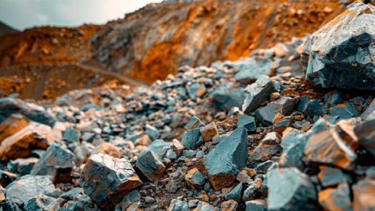 Governo Lula reage à entrega de terras raras aos EUA, articulada por Caiado, e prepara blindagem da soberania mineral