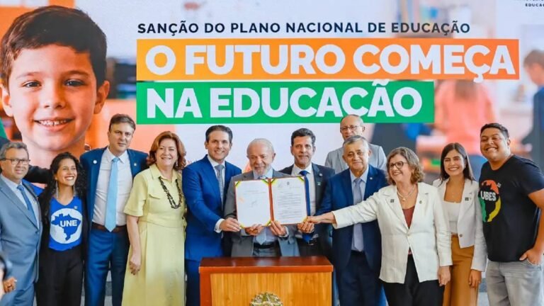 Lula sanciona novo Plano Nacional de Educação que prevê investimento de 10% do PIB até 2036