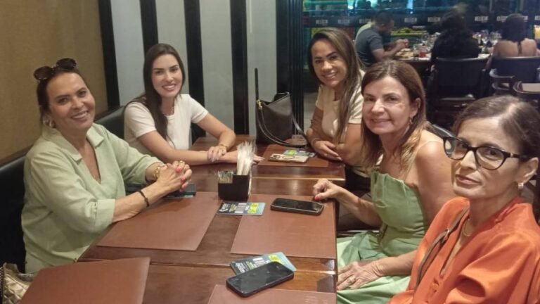 Menu de Possibilidades Cinthya Marabá e lideranças de Barreiras “degustam” cenários para 2026