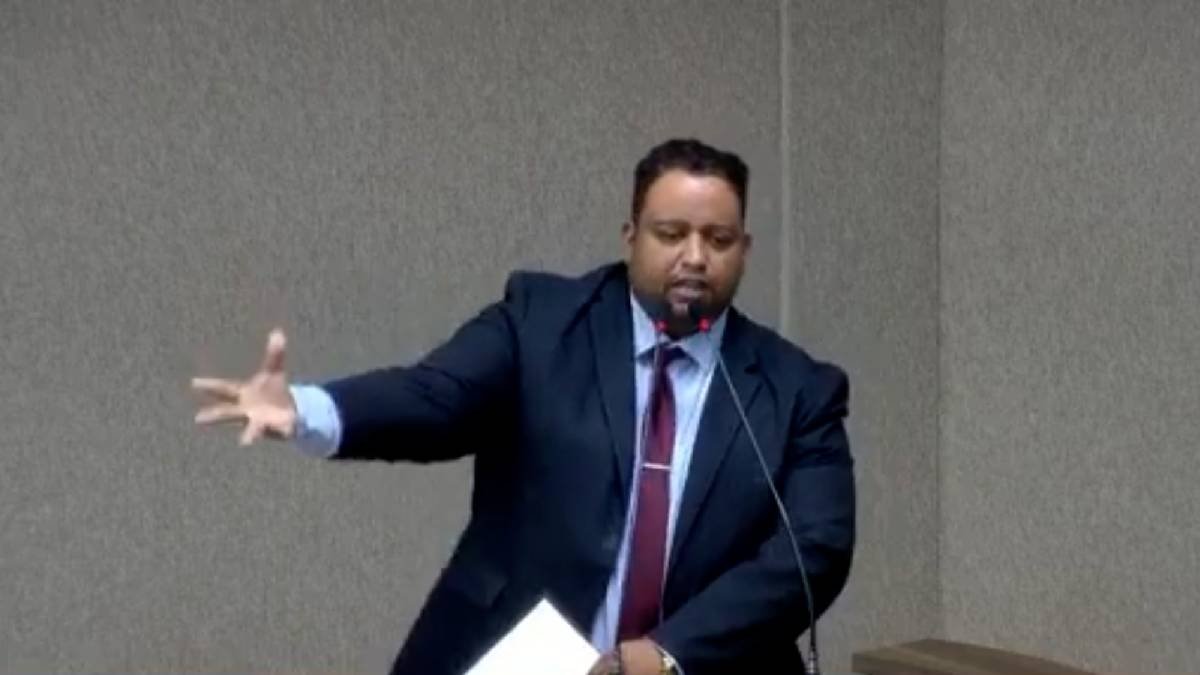 “O poste mijando no cachorro” Yure Ramon rebate Prefeito por tentar repassar conta do transporte à Câmara