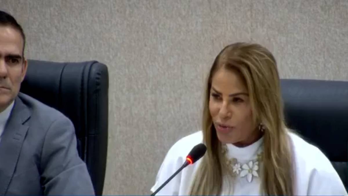 Recebi relatos de que, no Mucambo, motoristas mandam trabalhadores descerem no meio do caminho à noite se houver poucos passageiros, denuncia a parlamentar