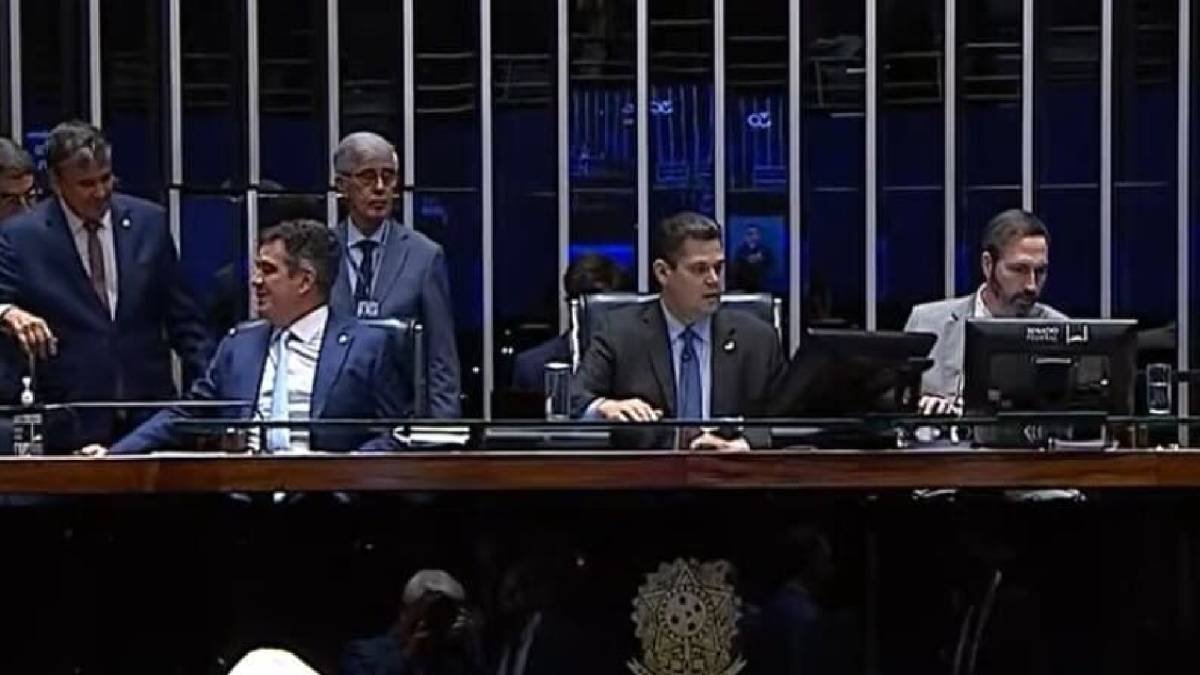 Senado rejeita Jorge Messias para o STF