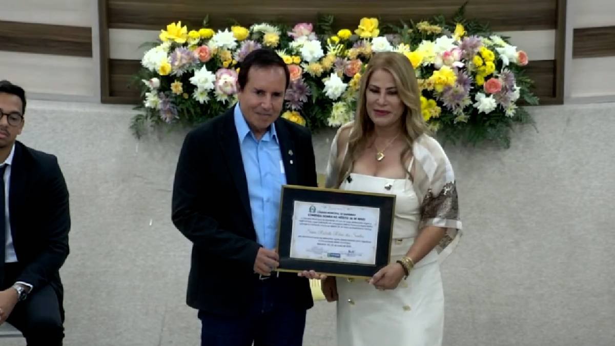 A vereadora Delmah Pedra celebra a história de Sávio Roberto Ribas