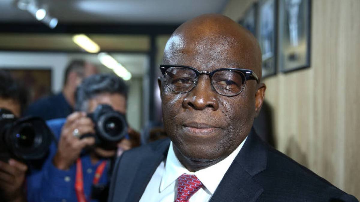 DC oficializa pré candidatura de Joaquim Barbosa ao Planalto e amplia crise com Aldo Rebelo.