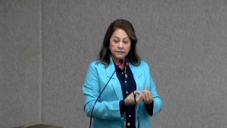 Dicíola Baqueiro defende empréstimo de R$ 140 milhões e classifica exonerações como “regra do jogo político”