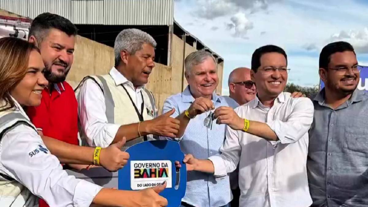 Oliveira dos Brejinhos recebe nova ambulância