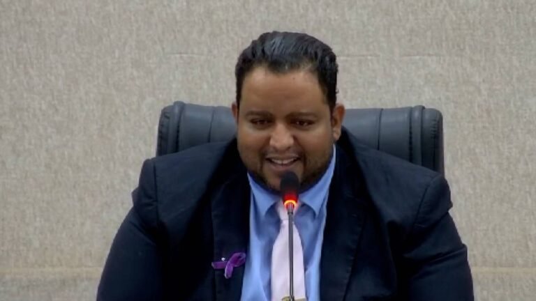 Yure Ramon propõe renúncia coletiva de parentes de vereadores e acusa prefeito Otoniel de “covardia administrativa”