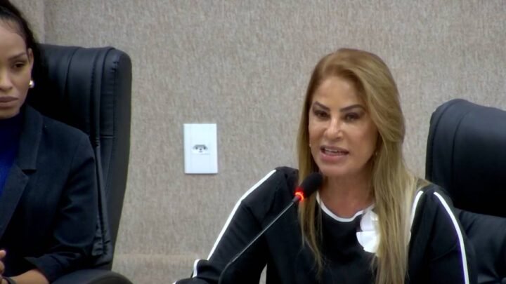 Avereadora Delmah Pedra foi a proponente da Tribuna