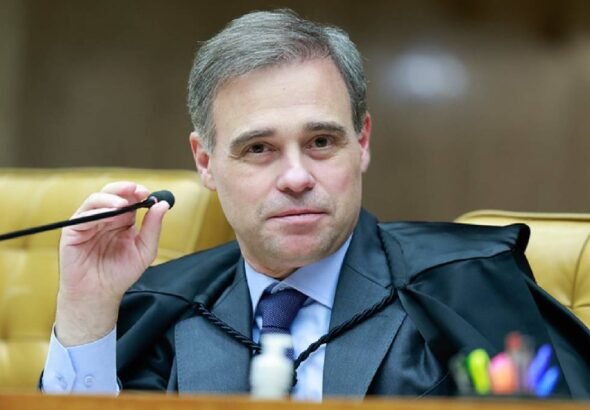 Instrumentalização jurídica do Caso Master sob André Mendonça suscita debates sobre isonomia e falsa equivalência