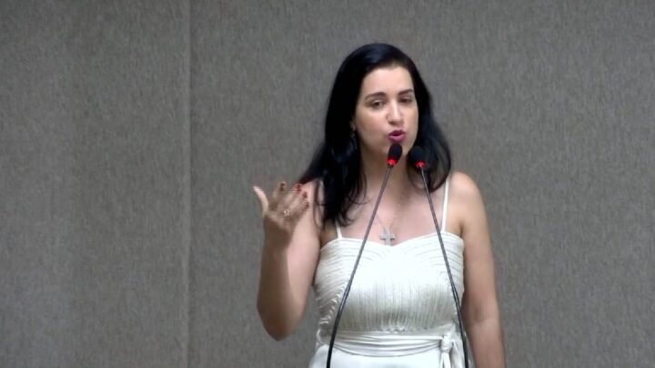 Larissa Barbosa 15062026