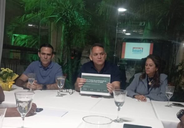 Pablo Barrozo defende industrialização do interior e união regional em sabatina com a imprensa no Oeste