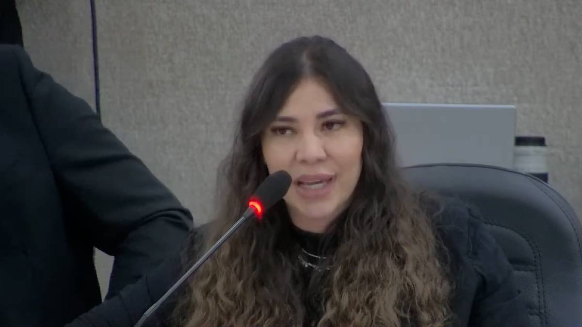 Thaislane Sabel denuncia espionagem parlamentar e ataques à vida privada em sessão na Câmara de Barreiras