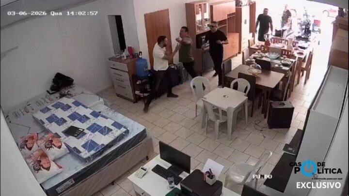 EXCLUSIVO: Vídeo mostra prefeito de Correntina agredindo vereador em loja; gestor ainda invadiu delegacia e aliados tentam abafar o caso EXCLUSIVO: Vídeo mostra prefeito de Correntina agredindo vereador em loja; gestor ainda invadiu delegacia e aliados tentam abafar o caso